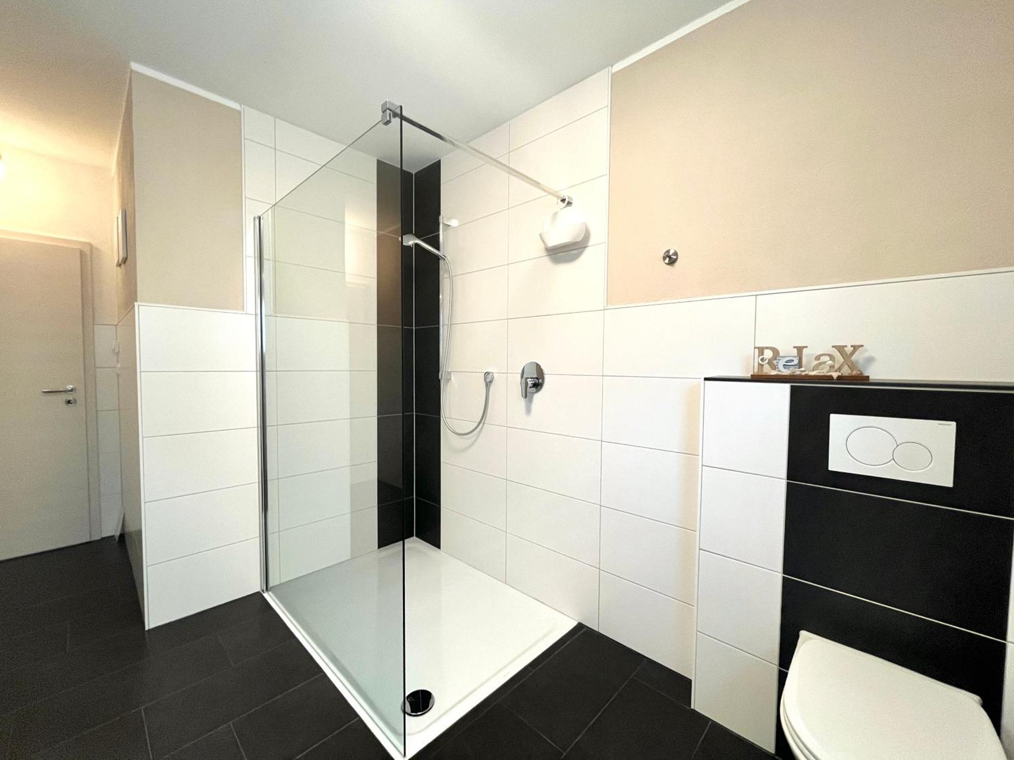 Ferienwohnung Sonnenterrasse, 1-4 Personen, 2 Schlafzimmer, Grosse Terrasse Müden Kültér fotó