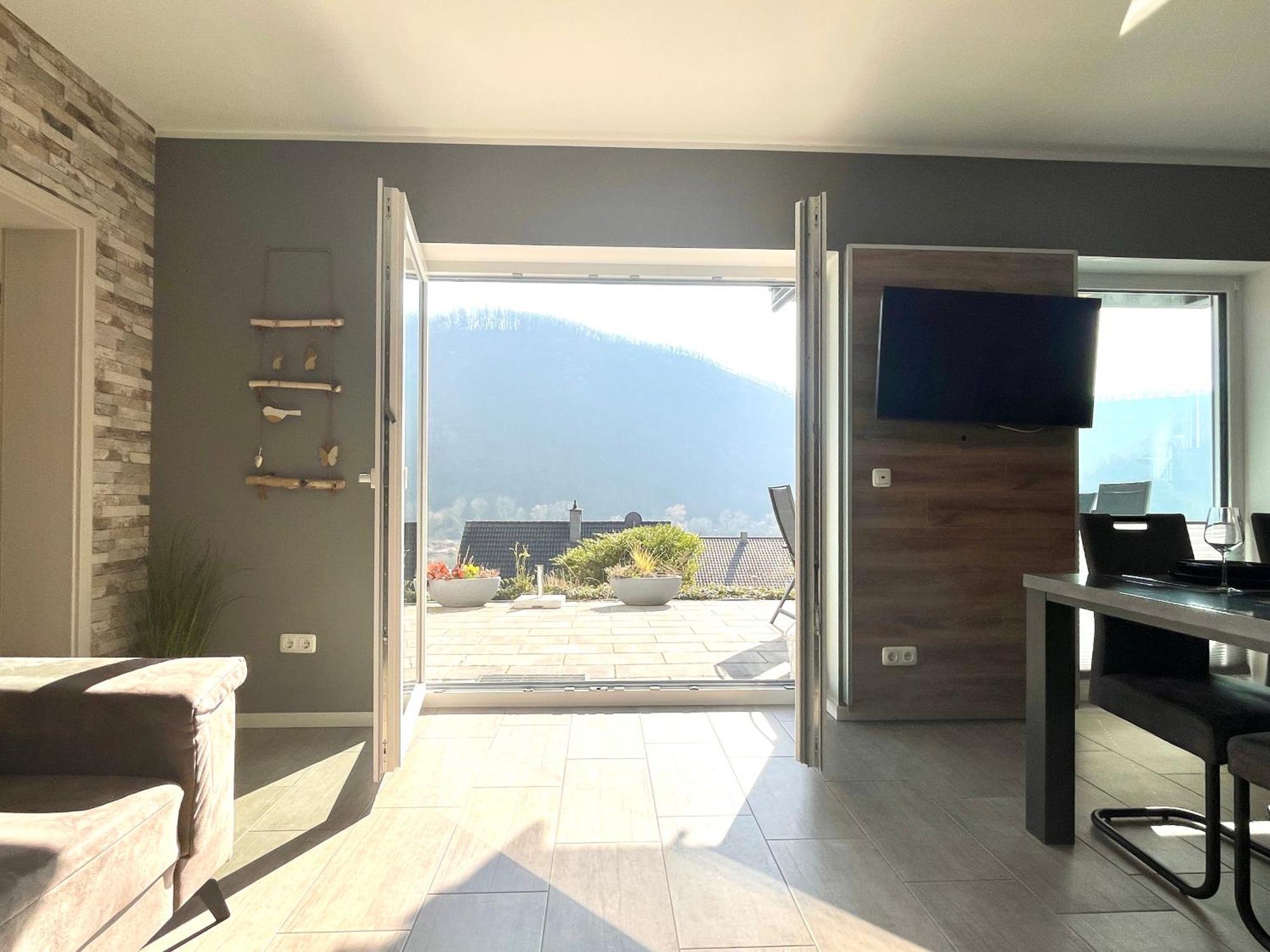 Ferienwohnung Sonnenterrasse, 1-4 Personen, 2 Schlafzimmer, Grosse Terrasse Müden Kültér fotó